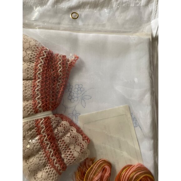 Victorian Rose Needlecraft Pillowcases Kit Complete Open Package - Picture 8 of 16